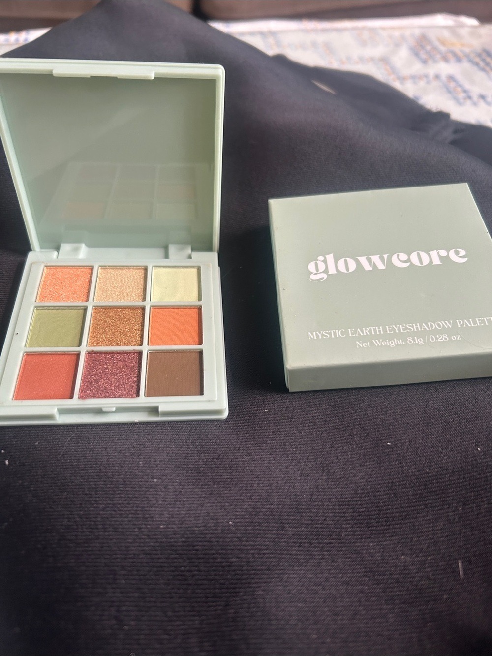 gloweore Mystic Earth 9-Shade Eyeshadow Palette - Warm Greens & Oranges